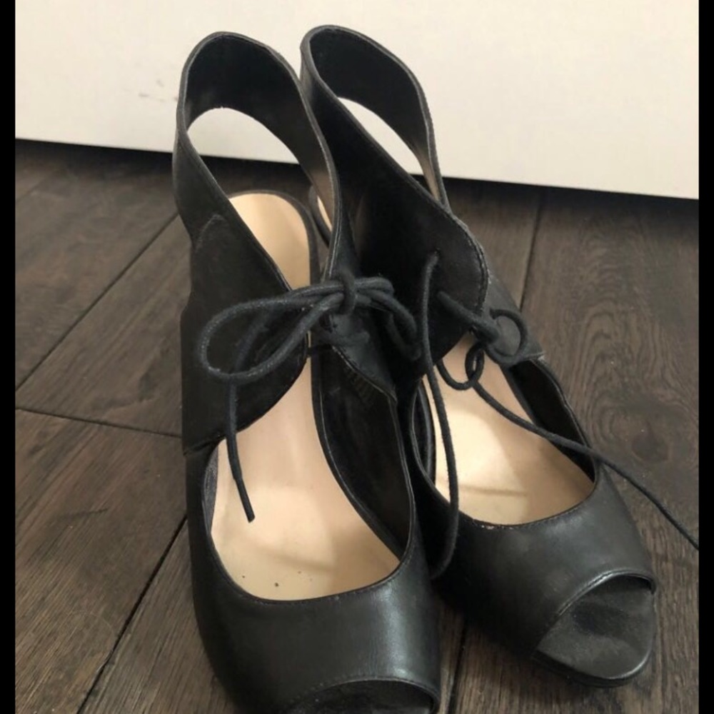 Nine West Lace-up heel